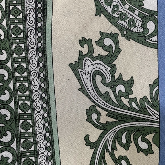 Handkerchief style skirt - Picture 5 of 5